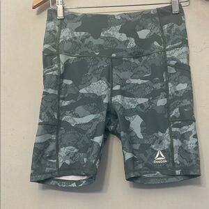 Reebok Camo Print Athletic Shorts Size S EUC